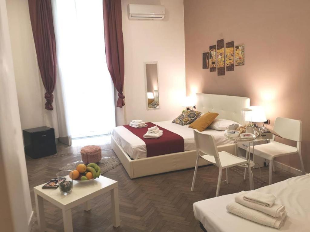 مبيت وإفطار نابولي Domus Luigi Leone 2 المظهر الخارجي الصورة